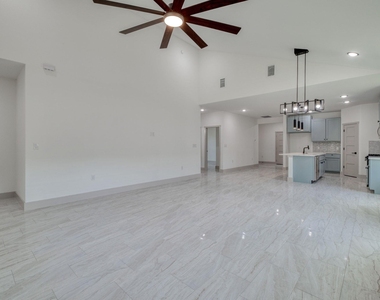 202 Washington St - Photo Thumbnail 11