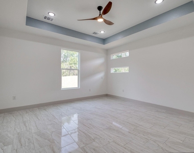 202 Washington St - Photo Thumbnail 12