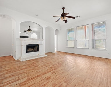 1665 Amberwood Loop - Photo Thumbnail 10