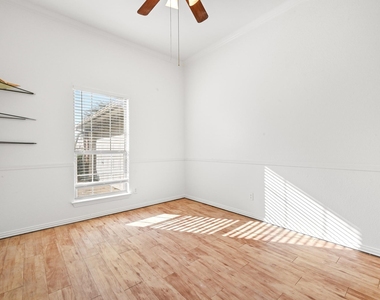 1665 Amberwood Loop - Photo Thumbnail 8