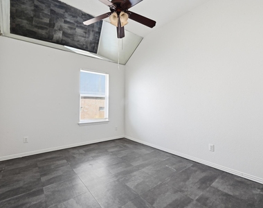 1665 Amberwood Loop - Photo Thumbnail 25