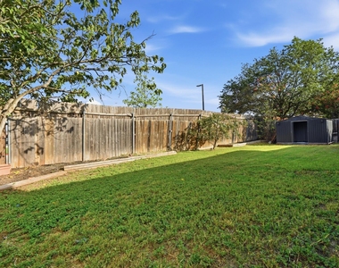 1665 Amberwood Loop - Photo Thumbnail 31