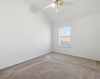 1665 Amberwood Loop - Photo Thumbnail 24