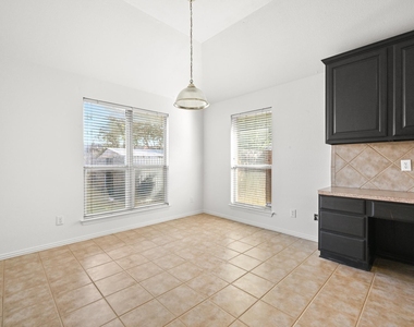 1665 Amberwood Loop - Photo Thumbnail 14