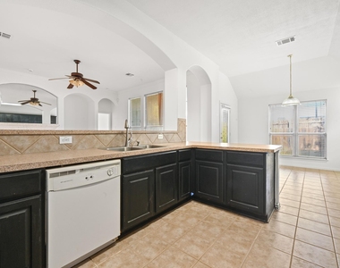 1665 Amberwood Loop - Photo Thumbnail 18