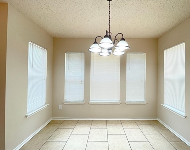 3079 Hill St - Photo Thumbnail 7