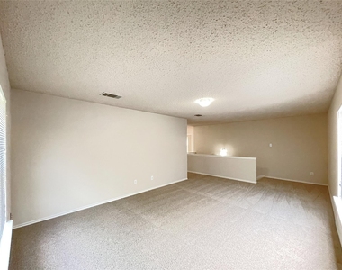 3079 Hill St - Photo Thumbnail 14