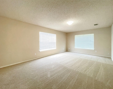3079 Hill St - Photo Thumbnail 13