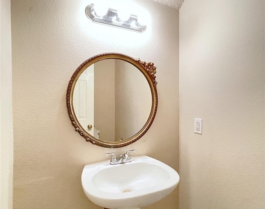 3079 Hill St - Photo Thumbnail 11