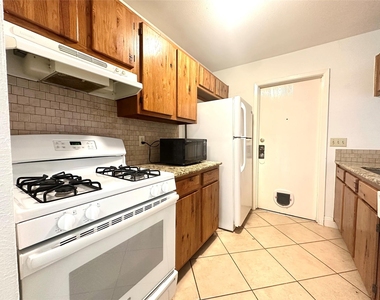 4510 Brown Bark Pl - Photo Thumbnail 5
