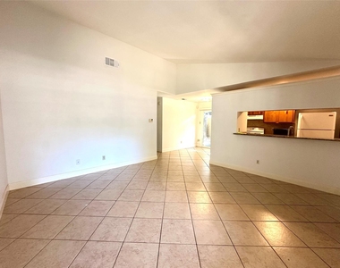 4510 Brown Bark Pl - Photo Thumbnail 3