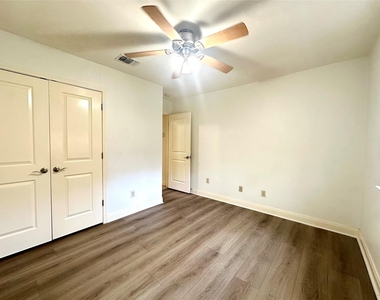 4510 Brown Bark Pl - Photo Thumbnail 9