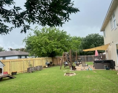 318 Belinda Ct - Photo Thumbnail 10