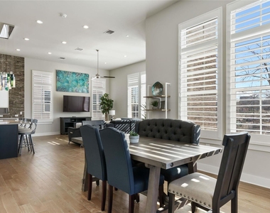 1411 Town Creek Dr - Photo Thumbnail 13