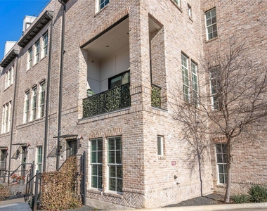 1411 Town Creek Dr - Photo Thumbnail 1