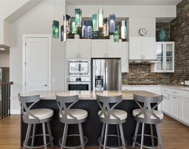 1411 Town Creek Dr - Photo Thumbnail 8