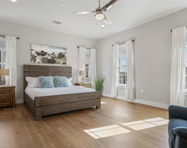 1411 Town Creek Dr - Photo Thumbnail 21