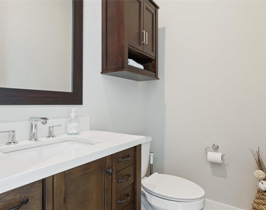 1411 Town Creek Dr - Photo Thumbnail 19