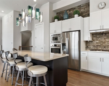 1411 Town Creek Dr - Photo Thumbnail 9