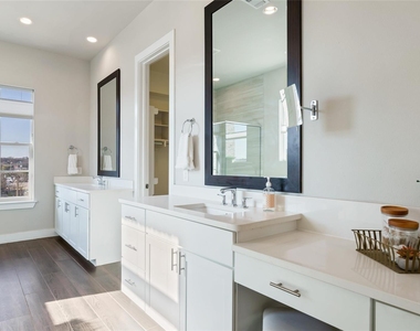 1411 Town Creek Dr - Photo Thumbnail 24