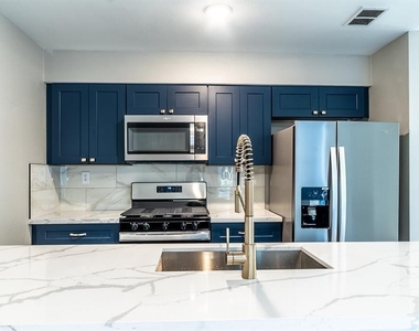 915 Sirocco Dr - Photo Thumbnail 18