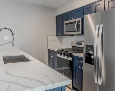 915 Sirocco Dr - Photo Thumbnail 15