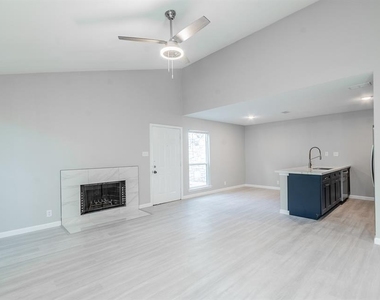 915 Sirocco Dr - Photo Thumbnail 11
