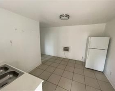 4609 Milburn Ln - Photo Thumbnail 8