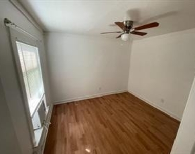 4609 Milburn Ln - Photo Thumbnail 4