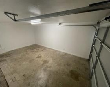 4609 Milburn Ln - Photo Thumbnail 11