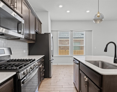 12900 Bloomington Dr - Photo Thumbnail 6