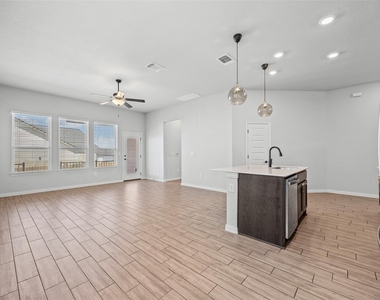 12900 Bloomington Dr - Photo Thumbnail 8