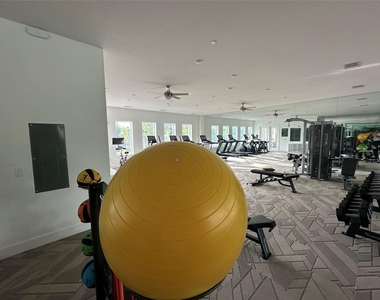 4802 S Congress Ave - Photo Thumbnail 24