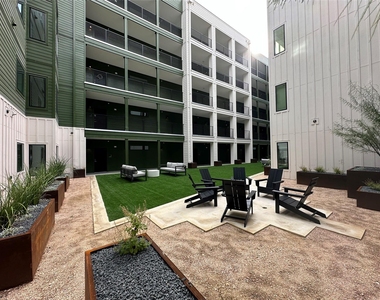 4802 S Congress Ave - Photo Thumbnail 16