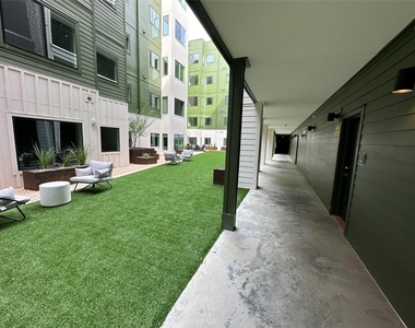 4802 S Congress Ave - Photo Thumbnail 14