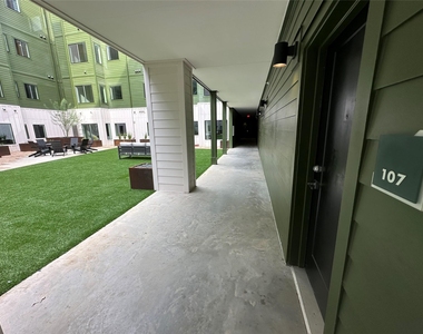 4802 S Congress Ave - Photo Thumbnail 13