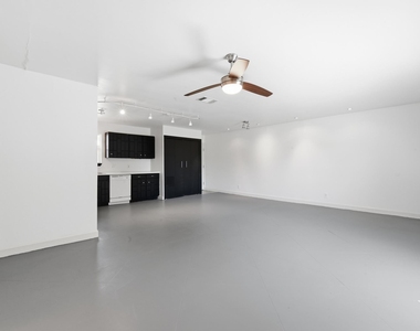 2712 Saint Edwards Cir - Photo Thumbnail 3