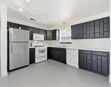 2712 Saint Edwards Cir - Photo Thumbnail 8