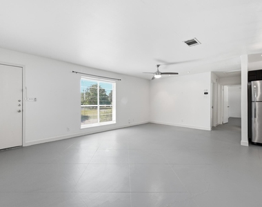 2712 Saint Edwards Cir - Photo Thumbnail 5