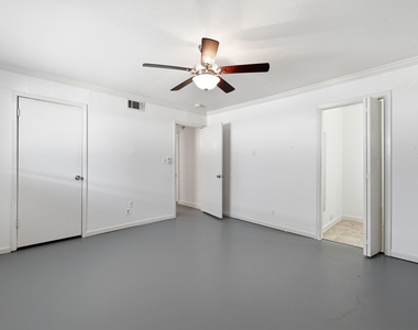2712 Saint Edwards Cir - Photo Thumbnail 13