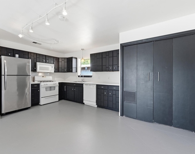 2712 Saint Edwards Cir - Photo Thumbnail 7