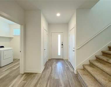 2316 Clemence Ln - Photo Thumbnail 4