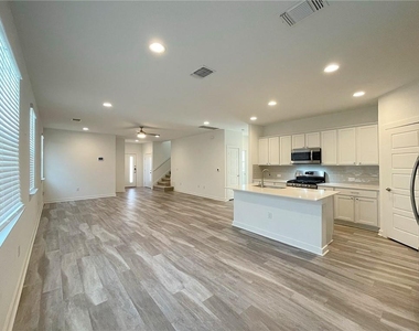 2316 Clemence Ln - Photo Thumbnail 7