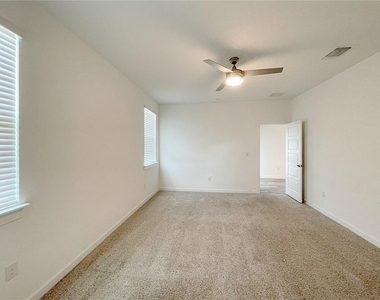 2316 Clemence Ln - Photo Thumbnail 10