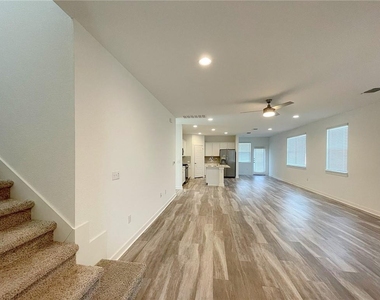2316 Clemence Ln - Photo Thumbnail 2