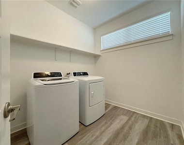 2316 Clemence Ln - Photo Thumbnail 20