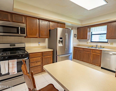 4909 Beige Street - Photo Thumbnail 8