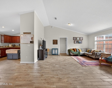 940 State Road 13 N - Photo Thumbnail 9