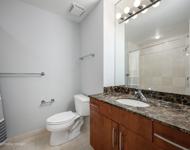 160 E Illinois Street - Photo Thumbnail 9