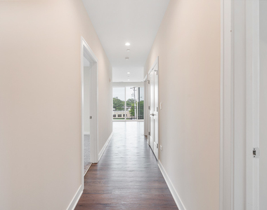 246 Green Bay Road - Photo Thumbnail 4
